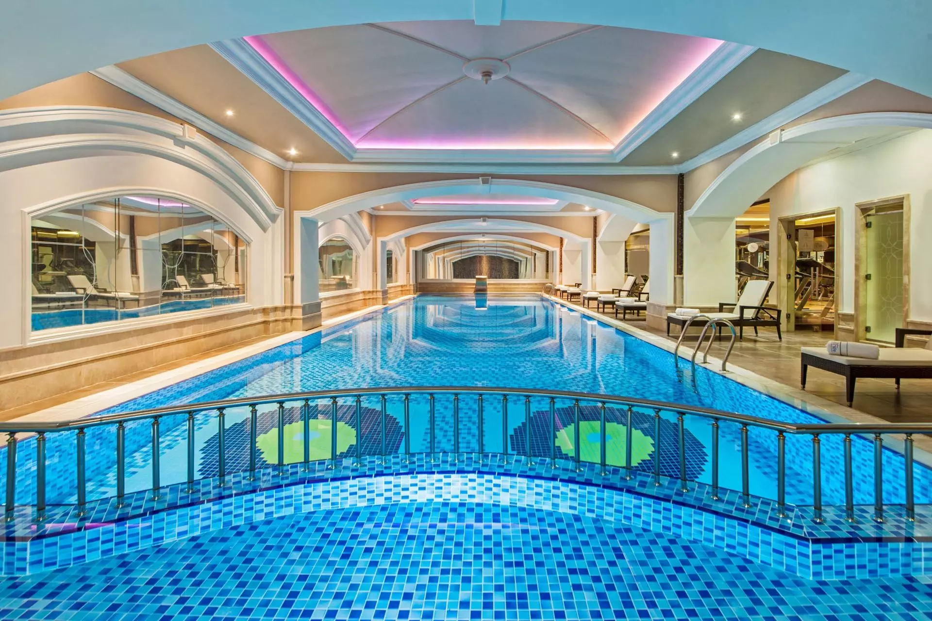 هتل الیت ورد وان